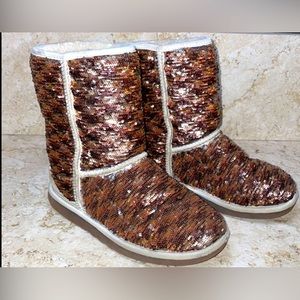Women’s Short UGG Champagne Autumn/Metallic Brown Sequin Boots Size 7